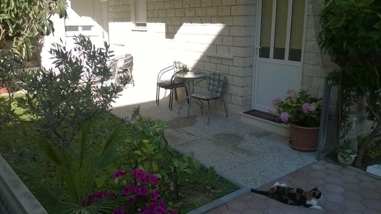 Apartman Renata Omiš Екстериор снимка
